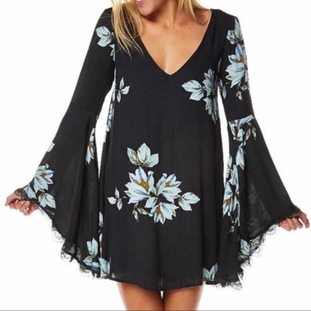 FREE PEOPLE Wanderer Floral Boho Bell Sleeve Tunic Dress